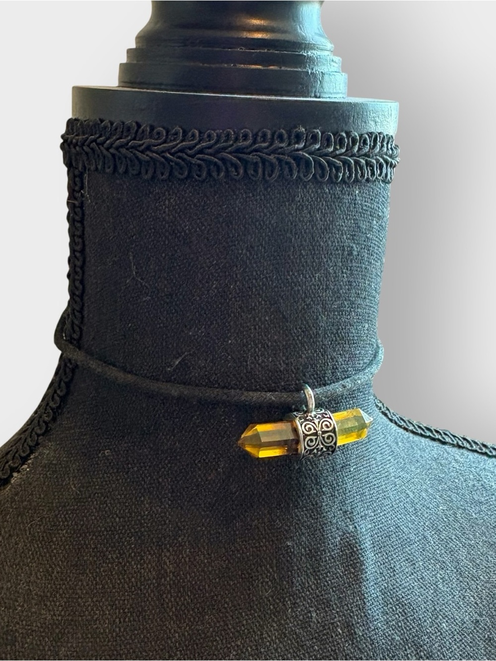 Silver Pendant Filigree Rope Choker - Rustic